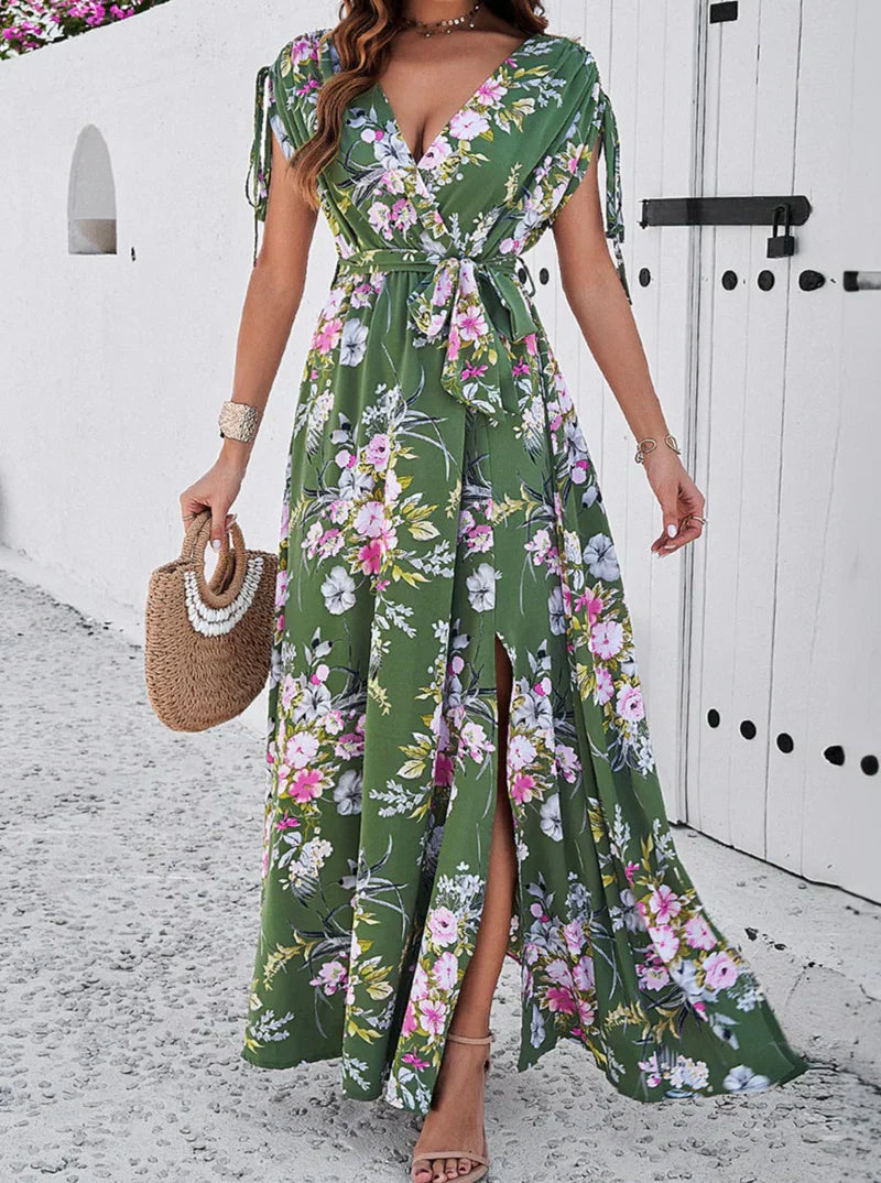 Sukienka w stylu boho z kwiatowym dekoltem i temperamentem boho