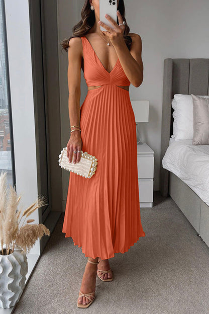 Plisowana sukienka maxi z detalem w talii