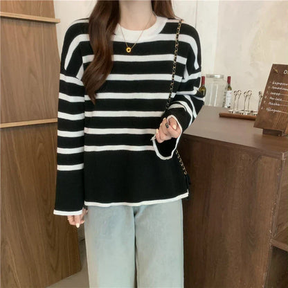 Sweter z dzianiny w paski dla kobiet