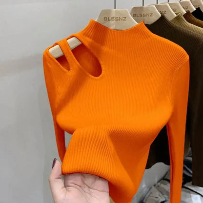 Sweter damski z wycięciem na obojczyku