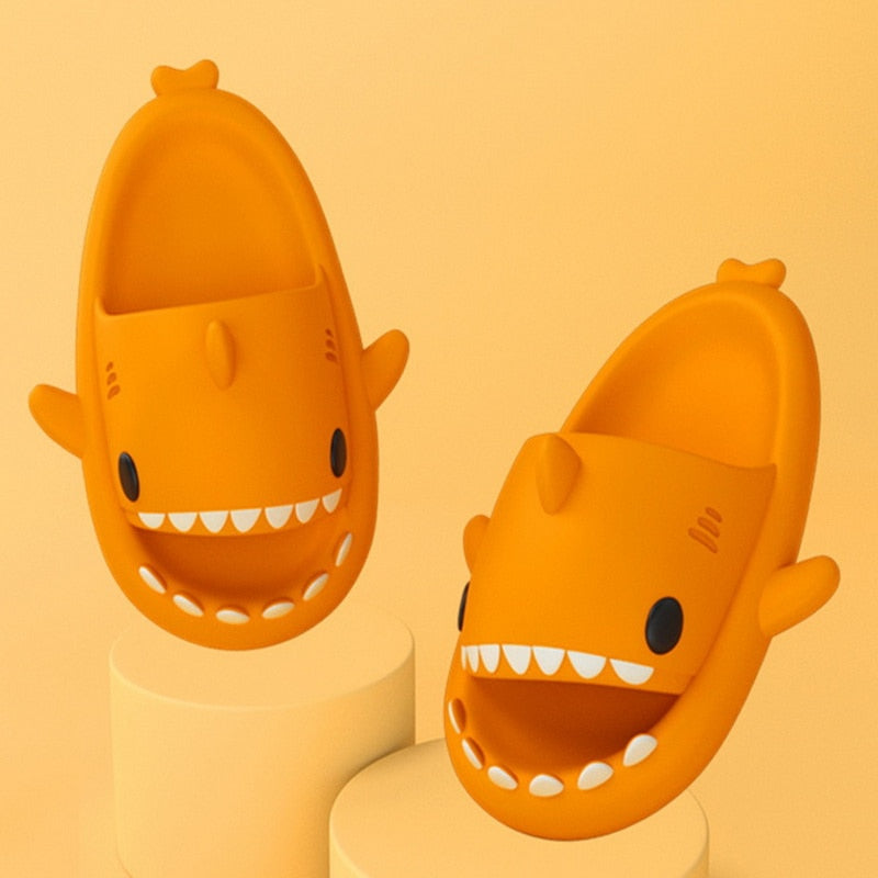 SharkToes™: Sandały z motywem rekina