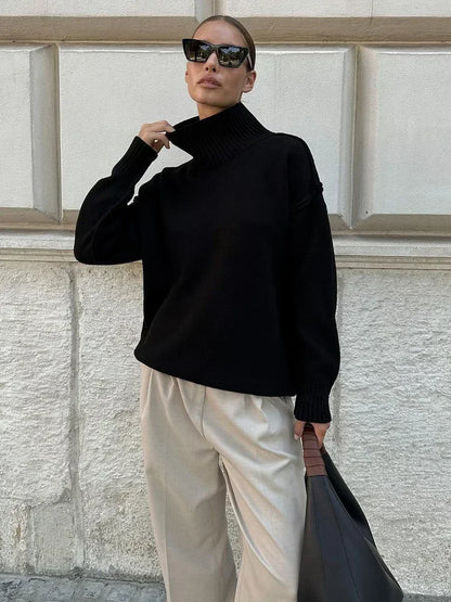 Sweter Darwin z golfem wykonany z gładkiej dzianiny