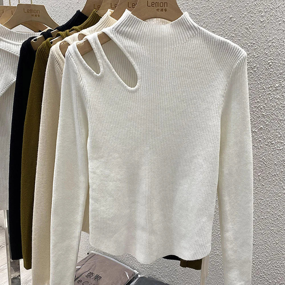 Sweter damski z wycięciem na obojczyku