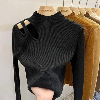 Sweter damski z wycięciem na obojczyku