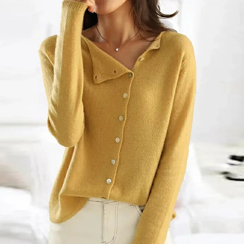 Zuri - Elegancki sweter z modną wstawką Knopfverschluss