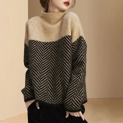 Sweter z wysokim kołnierzem i wzorem w jodełkę