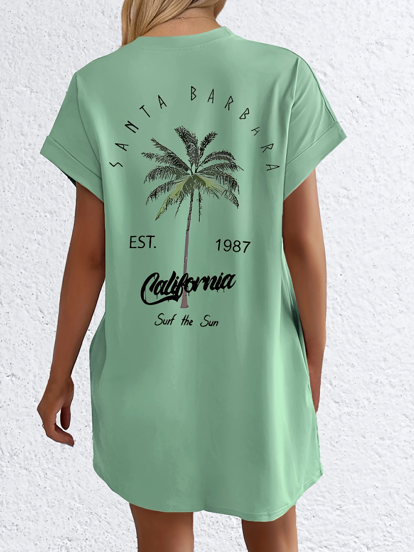 Sukienka T-shirt z nadrukiem drzewa palmowego, kieszeniami i wygodnym krojem