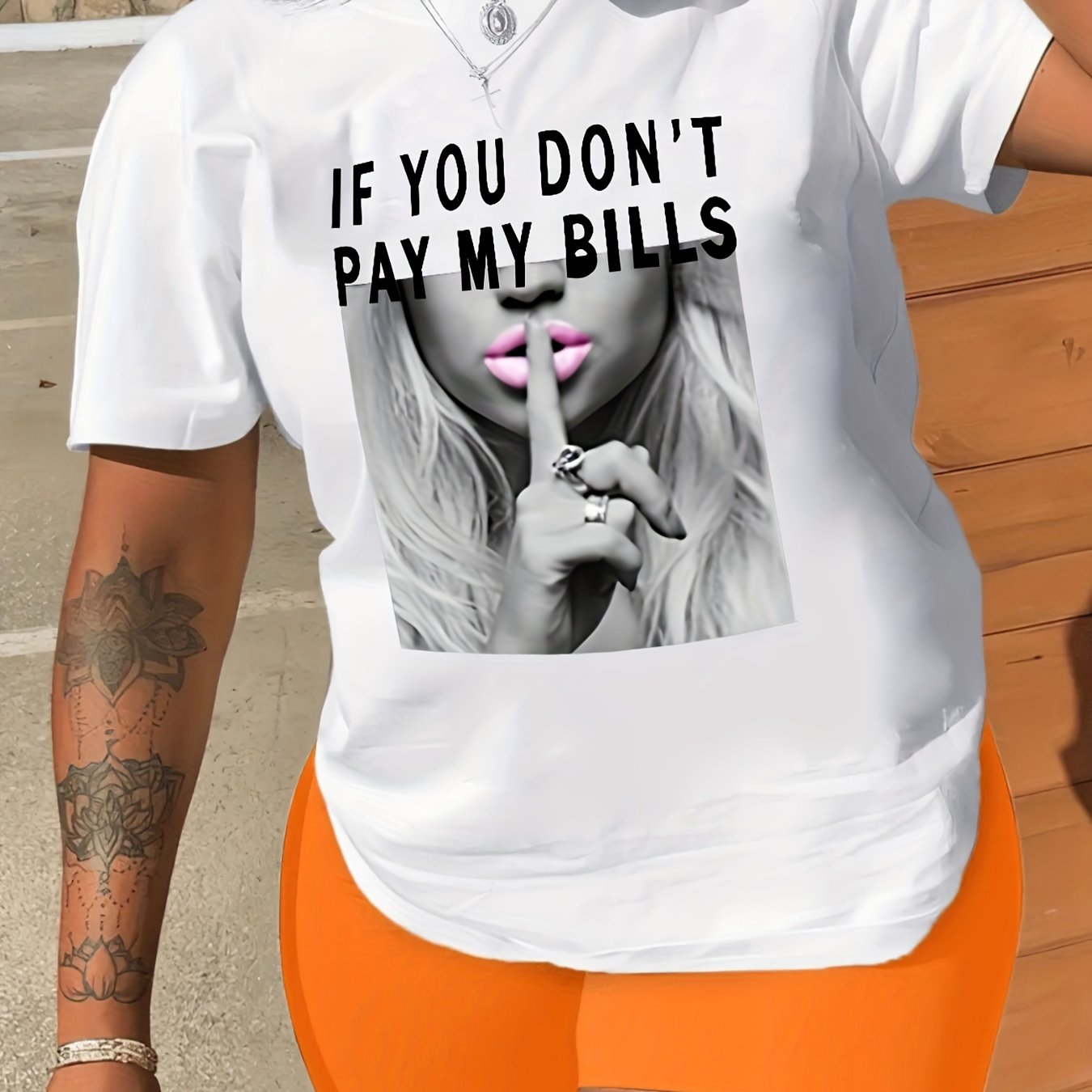T-shirt z nadrukiem - krótkie rękawy i okrągły dekolt