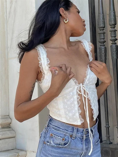 Jissa - Casualowy top z elegancką koronką
