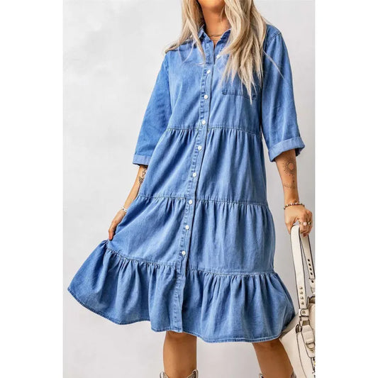 Mini chambray sukienka z falbanami i zapięciem na guziki w dżinsie