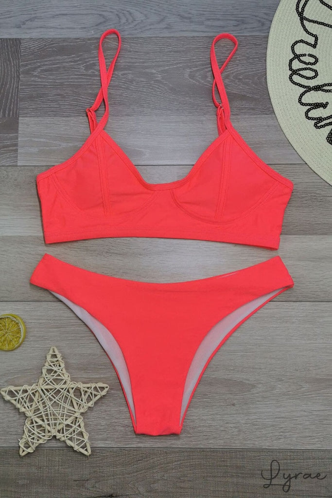 Ema® | Bikini push-up z górą i stringami delta wing