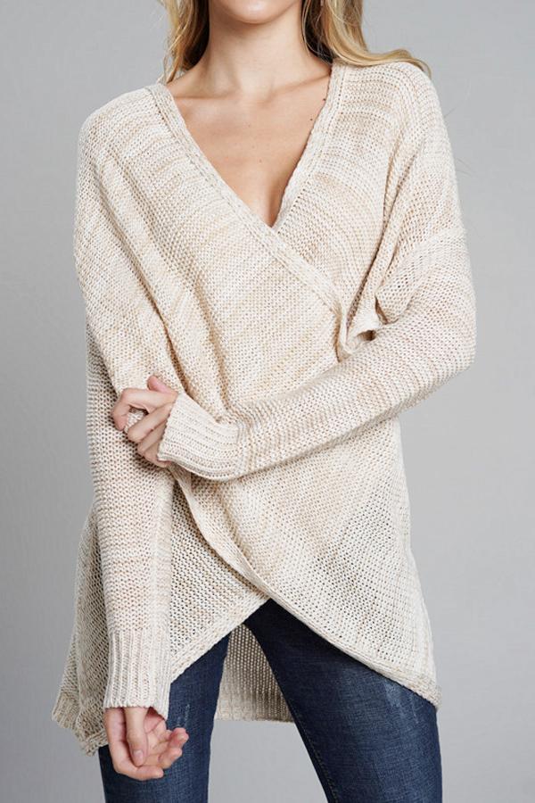 Sweter damski z dekoltem w serek