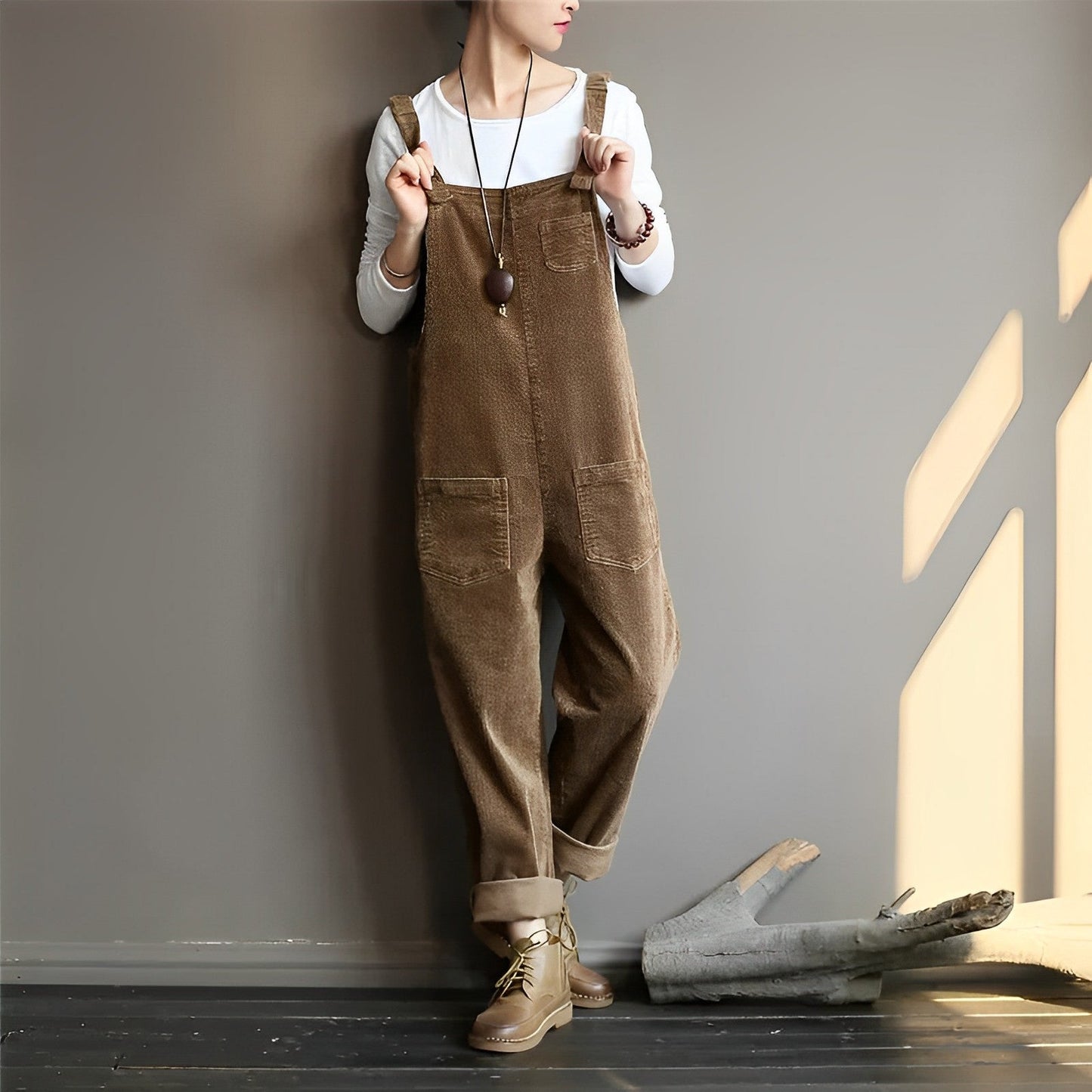 Mara - Aksamitne ogrodniczki damskie w stylu retro idealne na wiosnę