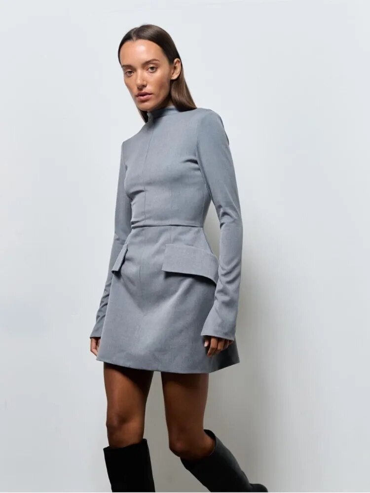 Marit - Damska sukienka mini z golfem