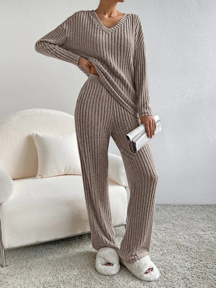 Eva - Szykowny i stylowy jesienny komplet damski V-neck Rib Lounge
