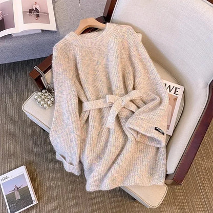 Vina - Dzianinowy sweter o luźnym kroju z bawełnianym paskiem dla kobiet