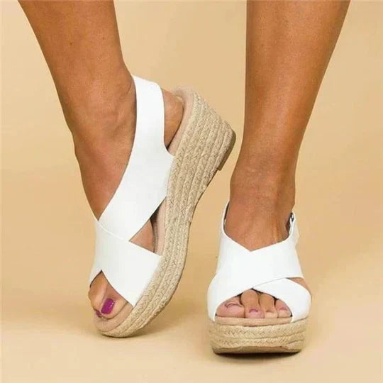 Lato - eleganckie i szykowne sandały espadryle