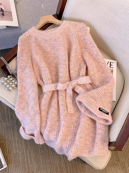 Hailey - Elegancka sweterkowa sukienka z koronkowymi detalami dla kobiet