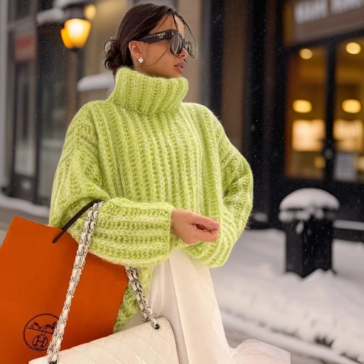 Sweter z dzianiny Lari