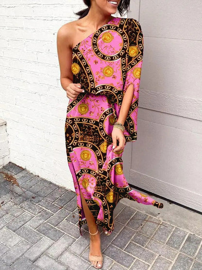 Luźna sukienka w stylu boho z opadającymi ramionami