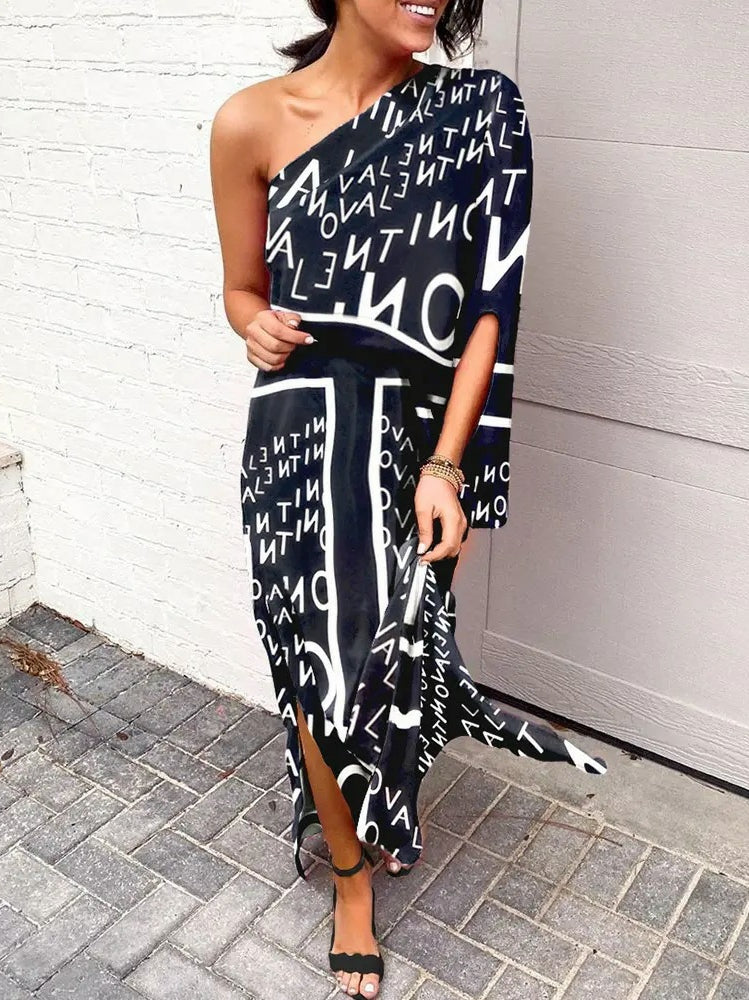 Luźna sukienka w stylu boho z opadającymi ramionami